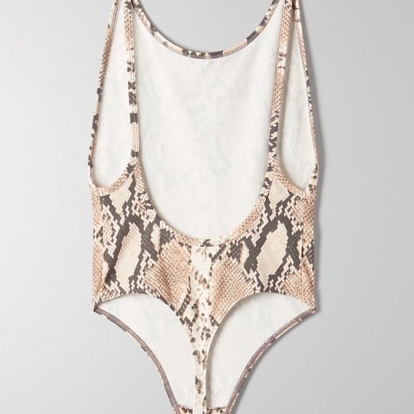 ARITZIA Tna '90s Cozumel Snake Print Open Back Bodysuit - Picture 3 of 11